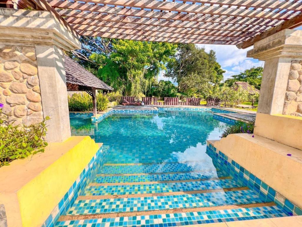 Pai Hotsprings Spa Resort Exteriör bild